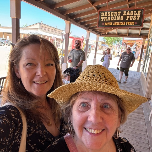 Meet your Posher, Lisa - Picture 4 of 13